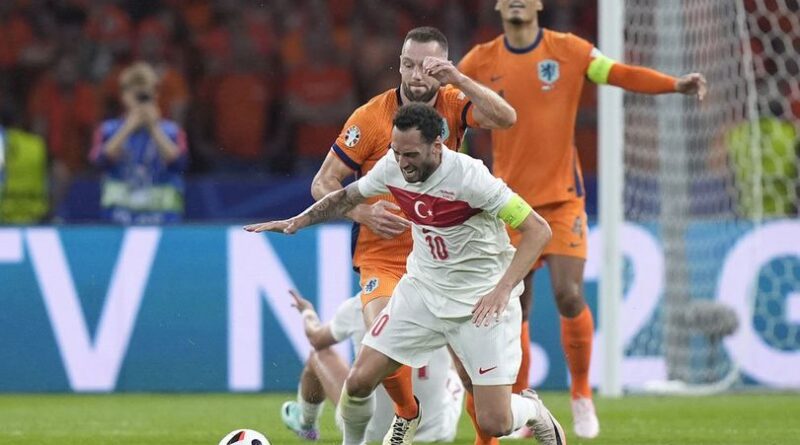 Setelah Gol Kedua Belanda, Turki cuma Bisa Andalkan Bola-bola Panjang