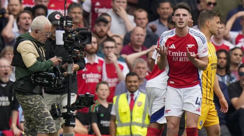 Catatan Menarik Arsenal vs Brighton: Kartu Merah Pertama Declan Rice